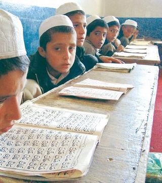 Afghan-minister-we-asked-turkey-to-build-imam-hatip-high-schools-in-afghanistan-2010-01-31_l